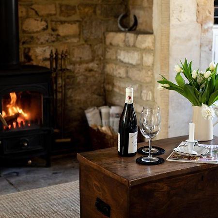 Bourton on the Hill Gleneda Cottage - A Renovated, Traditional Cotswold Cottage Full Of Charm With Fireplace And Garden المظهر الخارجي الصورة