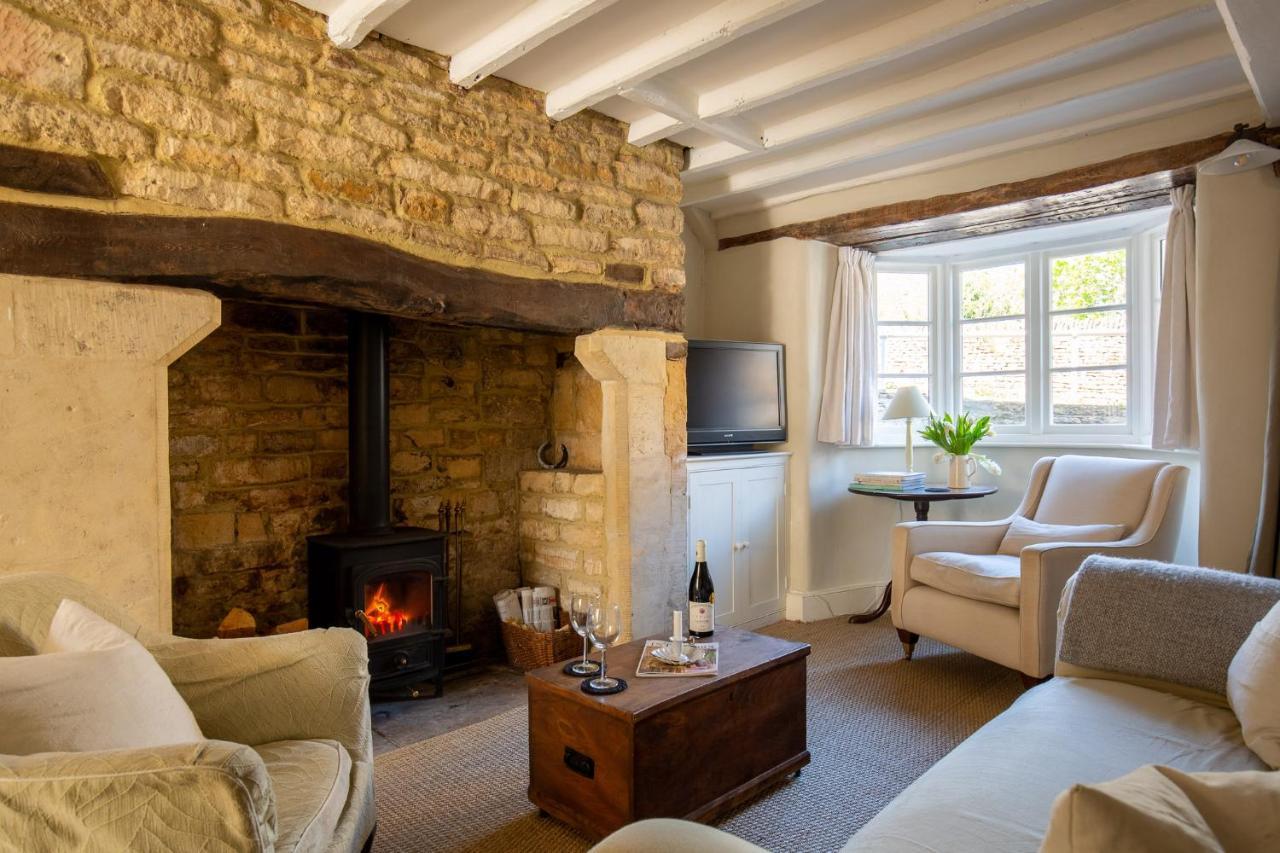 Bourton on the Hill Gleneda Cottage - A Renovated, Traditional Cotswold Cottage Full Of Charm With Fireplace And Garden المظهر الخارجي الصورة