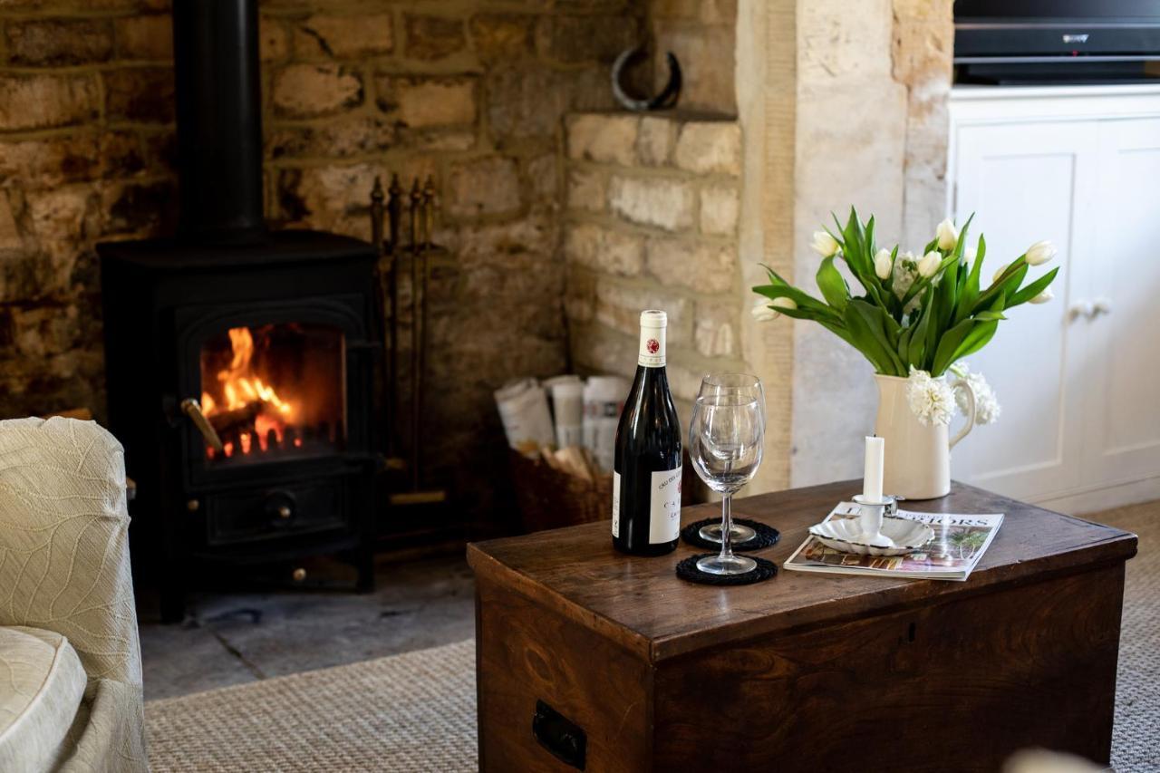 Bourton on the Hill Gleneda Cottage - A Renovated, Traditional Cotswold Cottage Full Of Charm With Fireplace And Garden المظهر الخارجي الصورة